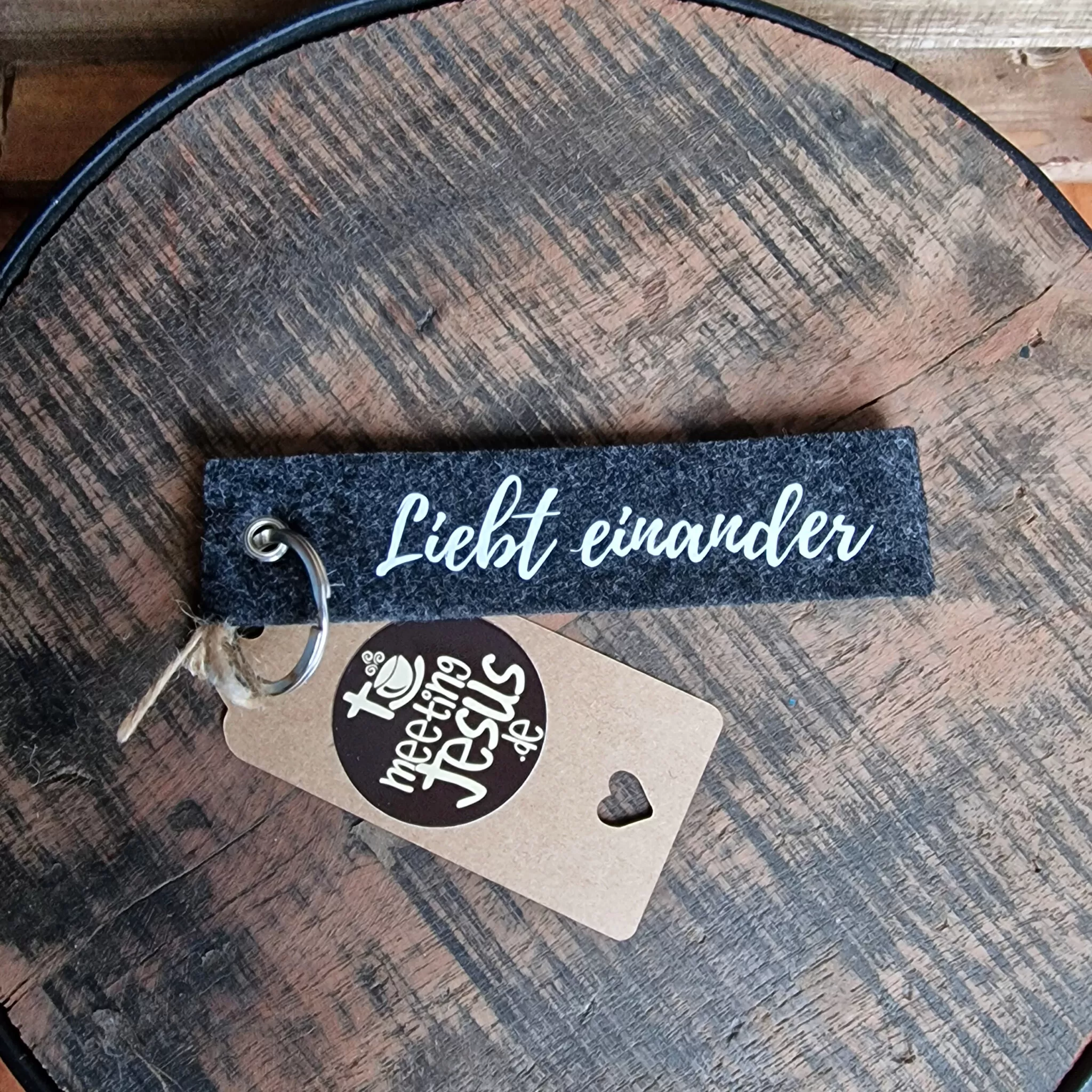 Filz-Schlüsselanhänger - Liebt einander - 8